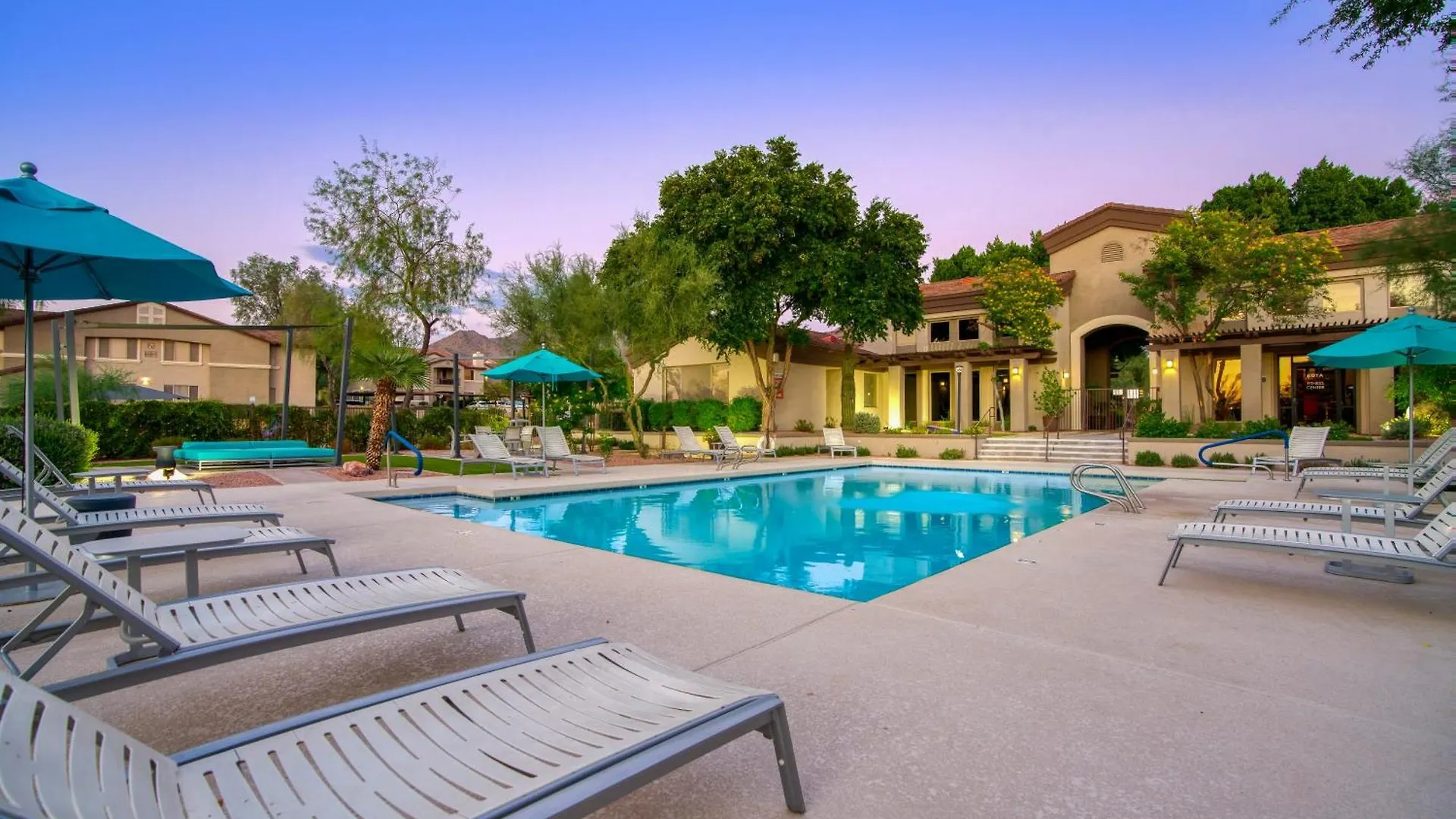 Modern 3-Br Condo Near West Gate Scottsdale