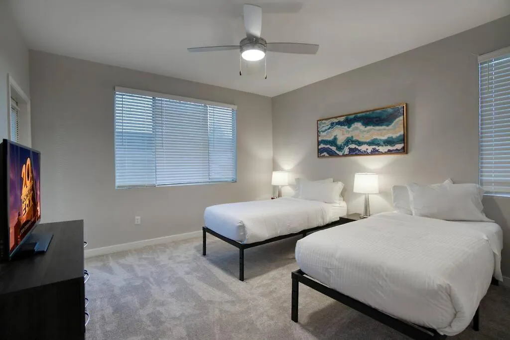 Modern 3-Br Condo Near West Gate Scottsdale